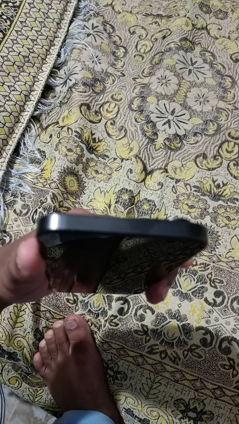 Apple iPhone 15 Pro Max 4