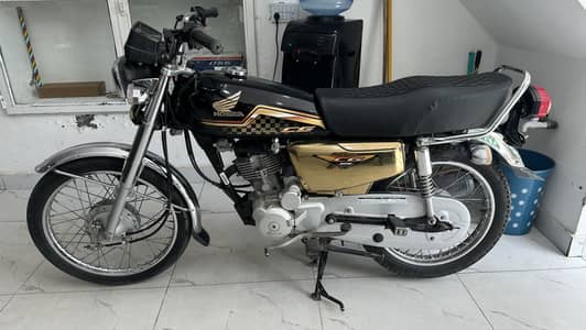 Honda 125 special edition gold