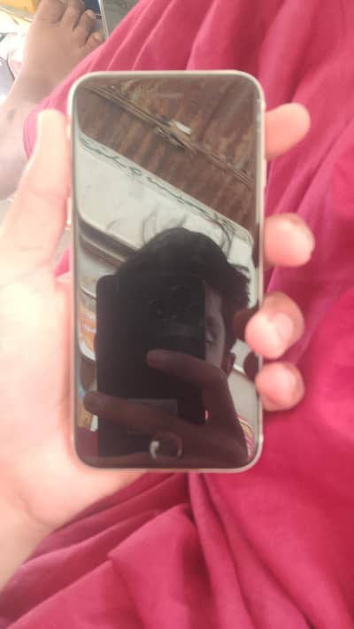 Apple iPhone SE