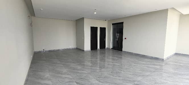 4 Marla Brand New Floor With Lift Office For Rent