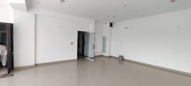 4 Marla Full Plaza With Lift