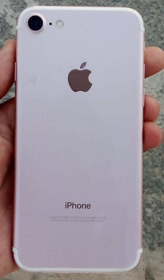 Apple iPhone 7 0