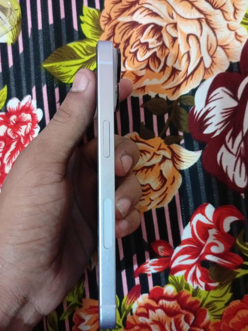 Apple iPhone 14 2
