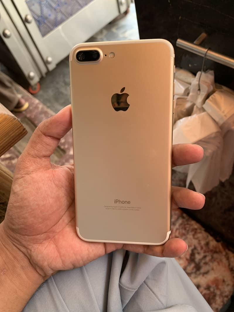 Apple iPhone 7 Plus 0