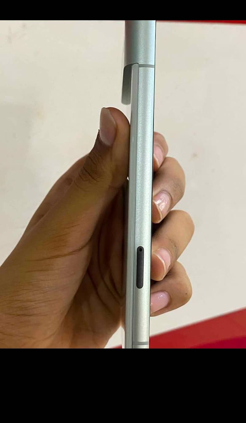 Google Pixel 8 7