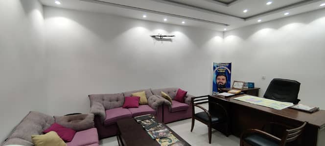8 Marla 2nd Floor With Lift Hot Location
