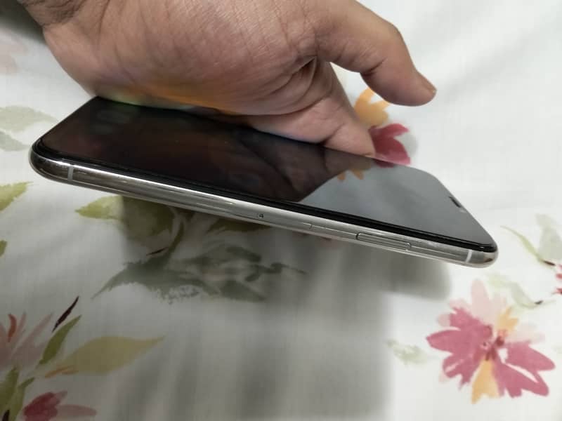 Apple iPhone X 0