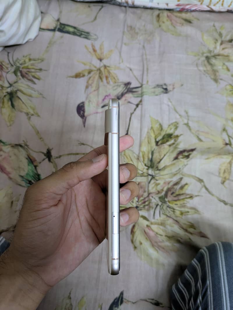 Google Pixel 8 3