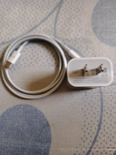 Iphone Charger 2oW