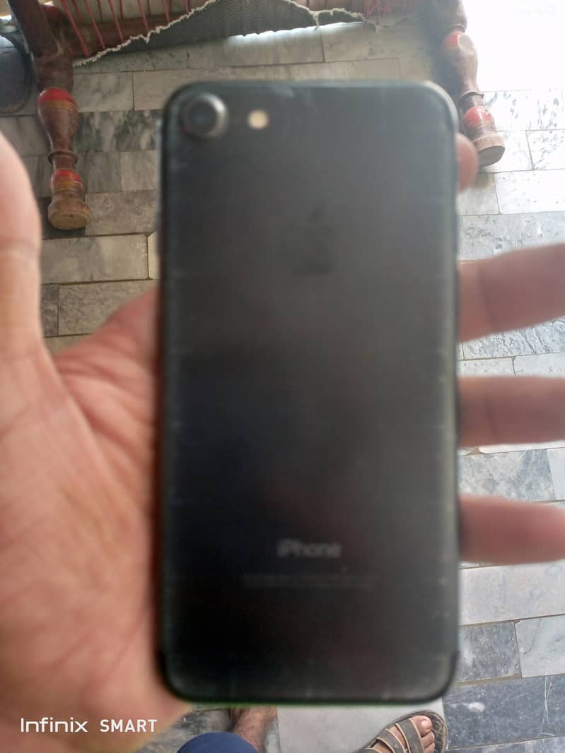 Apple iPhone 7 3