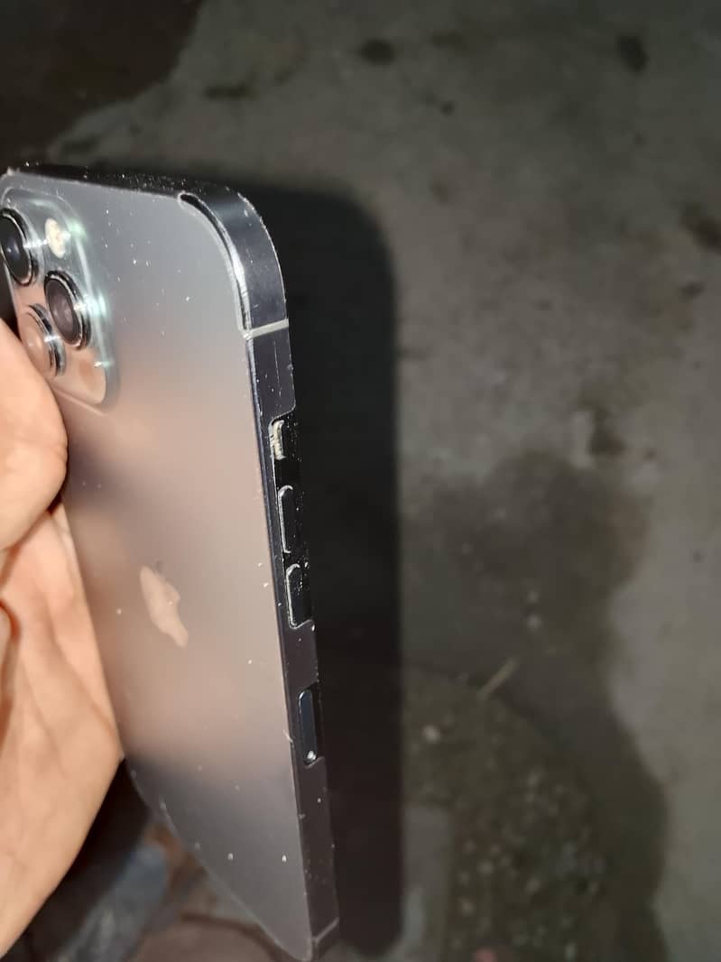 Apple iPhone 12 Pro Max 3