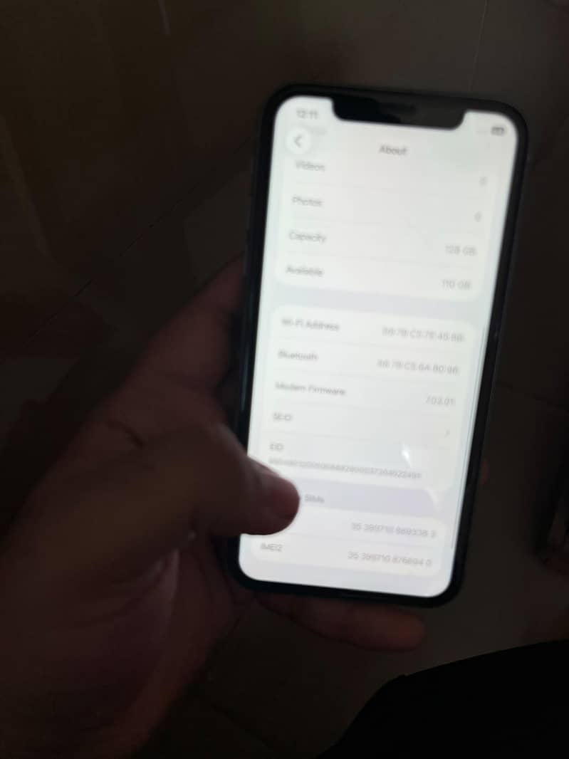 iPhone 11 3