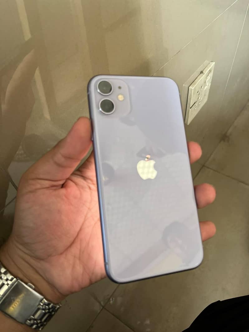 iPhone 11 4