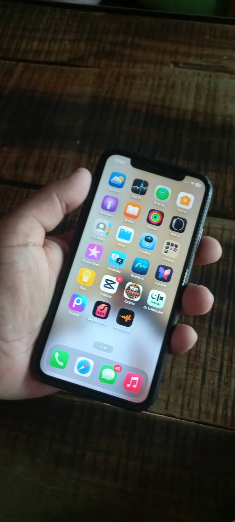 Apple iPhone 11 3