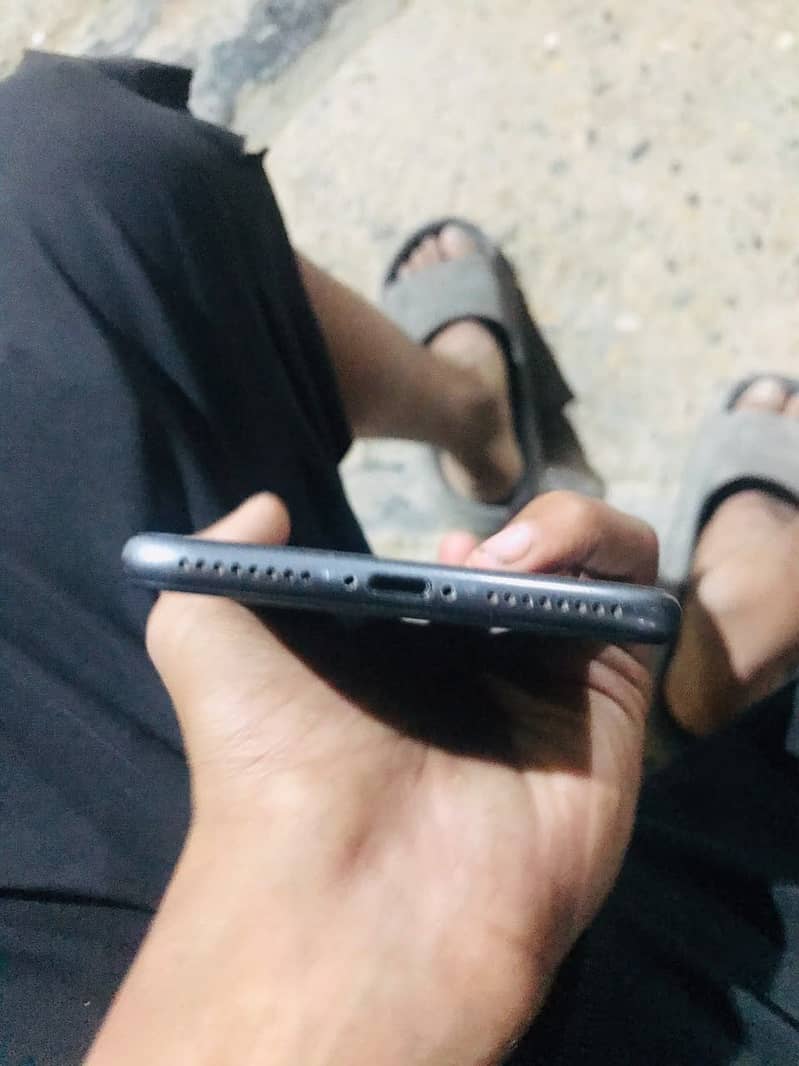 Apple iPhone 8 Plus 0