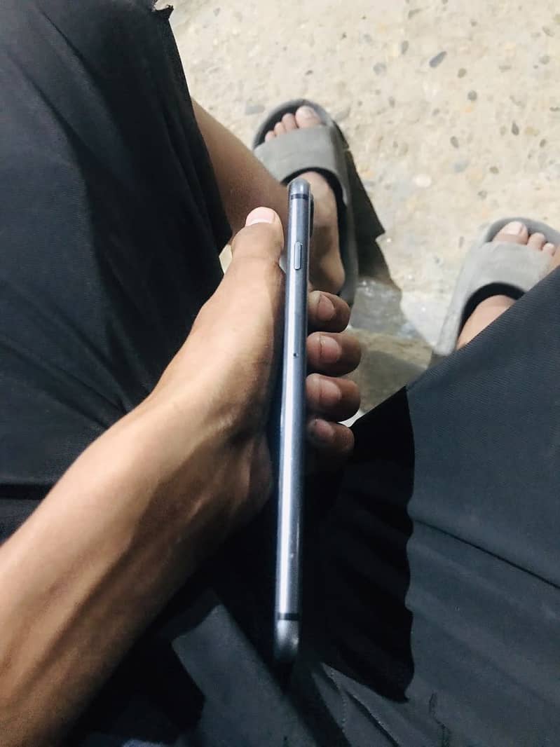 Apple iPhone 8 Plus 2