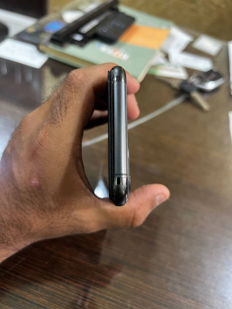 Apple iPhone 11 Pro 1
