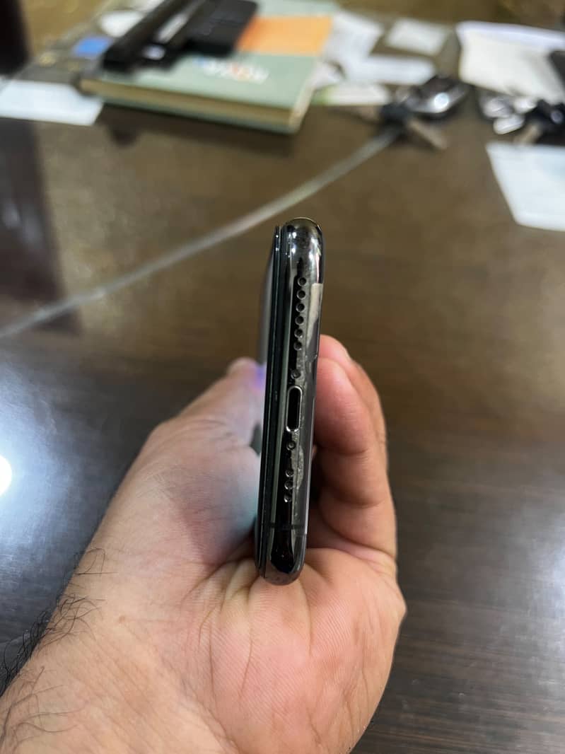 Apple iPhone 11 Pro 3