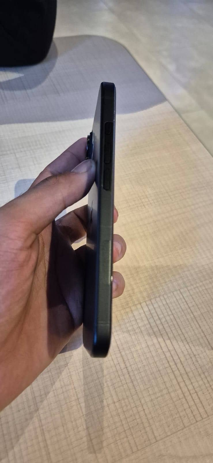 Apple iPhone 16 2