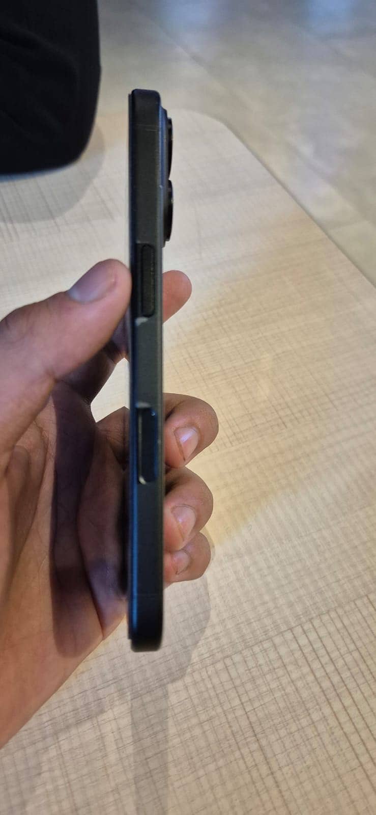 Apple iPhone 16 3