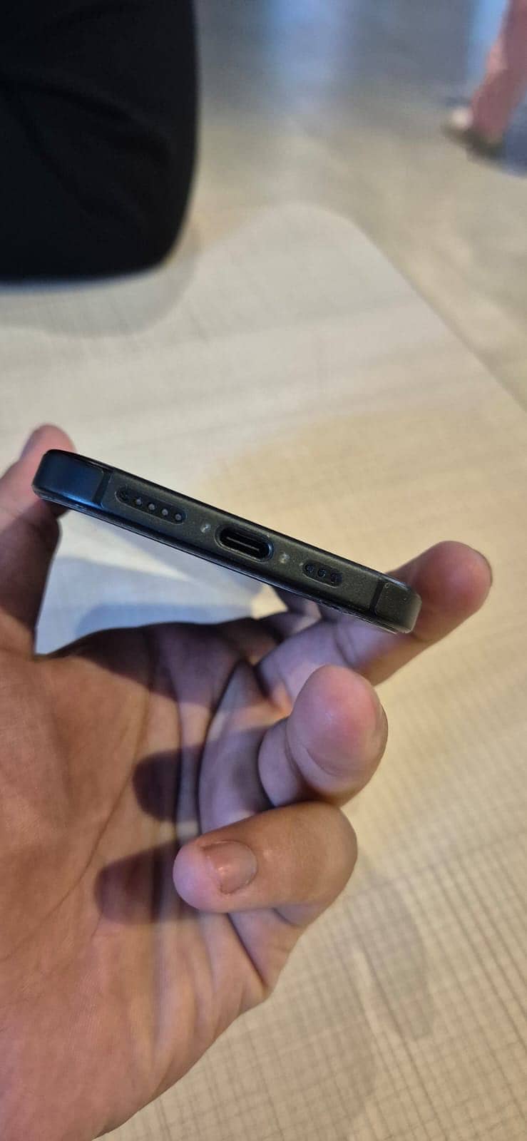 Apple iPhone 16 4