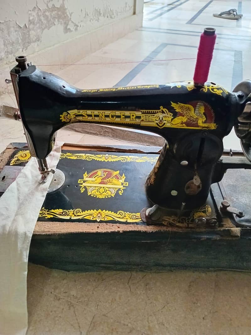 Sewing Machine Singer 1