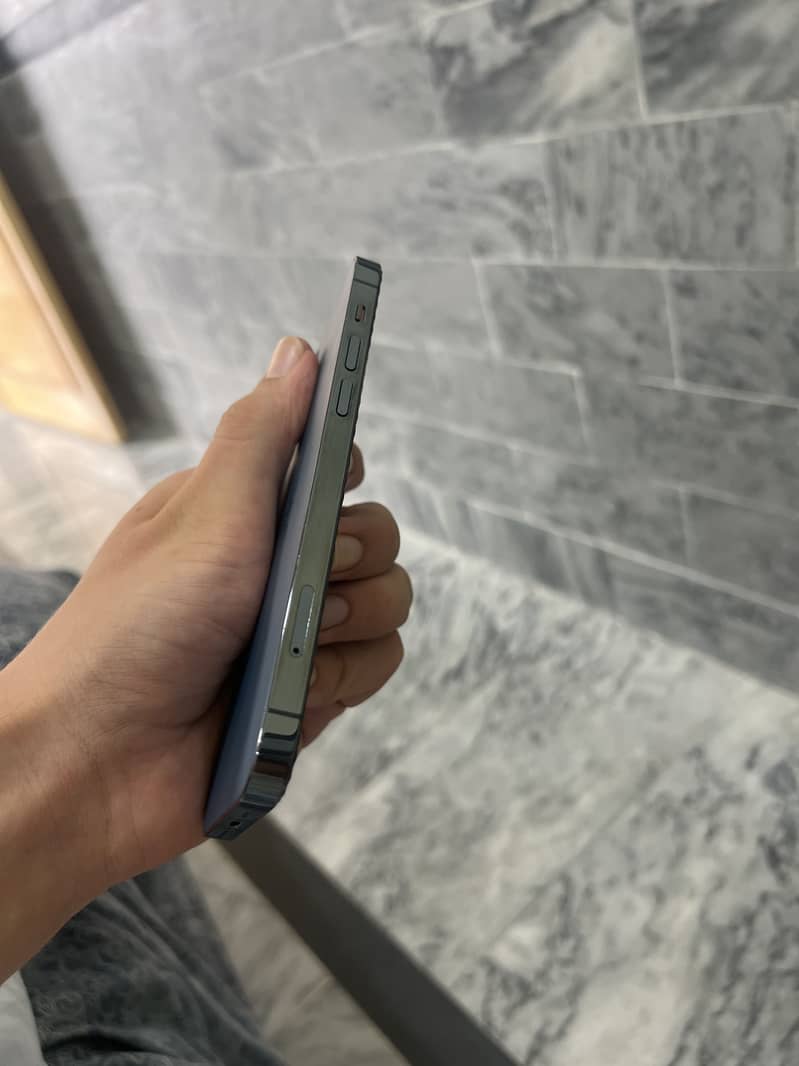 Apple iPhone 12 Pro 3
