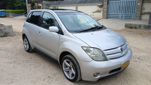 Toyota IST 2003