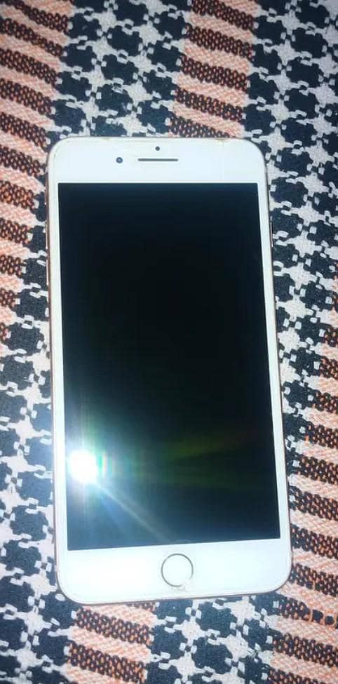 Apple iPhone 8 Plus 3