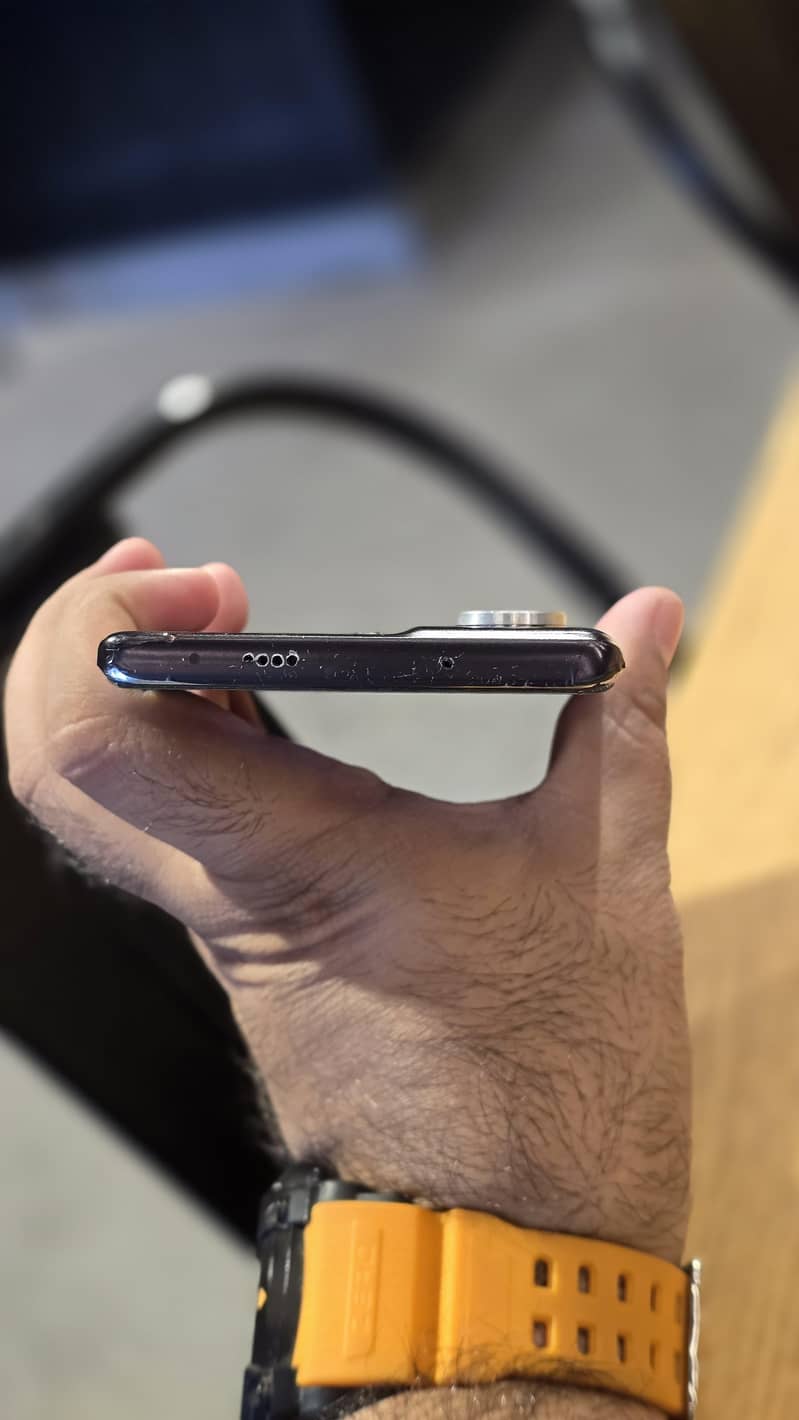 Tecno CAMON 40 Pro 1