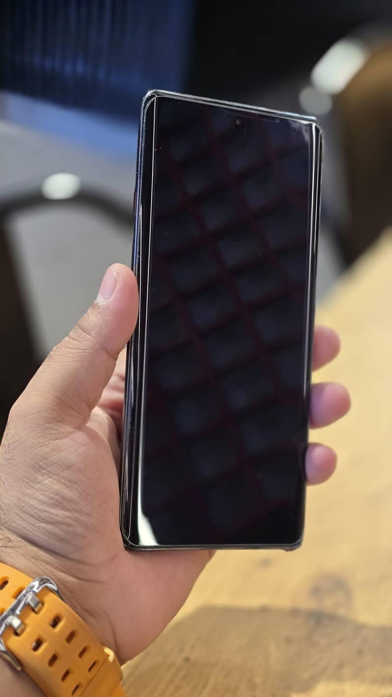 Tecno CAMON 40 Pro 4