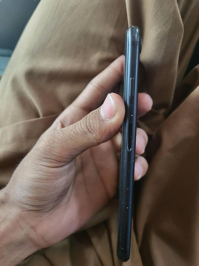 Apple iPhone 7 1