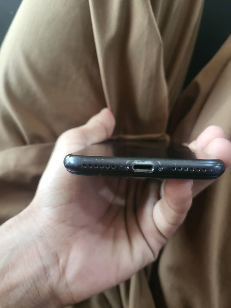 Apple iPhone 7 2