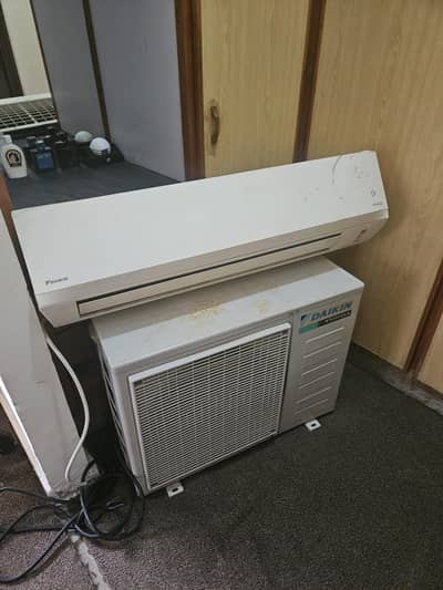 Daikin 1.5 ton inverter