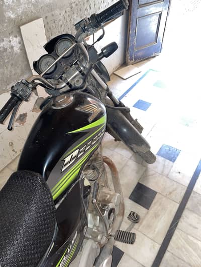 125 deluxe
