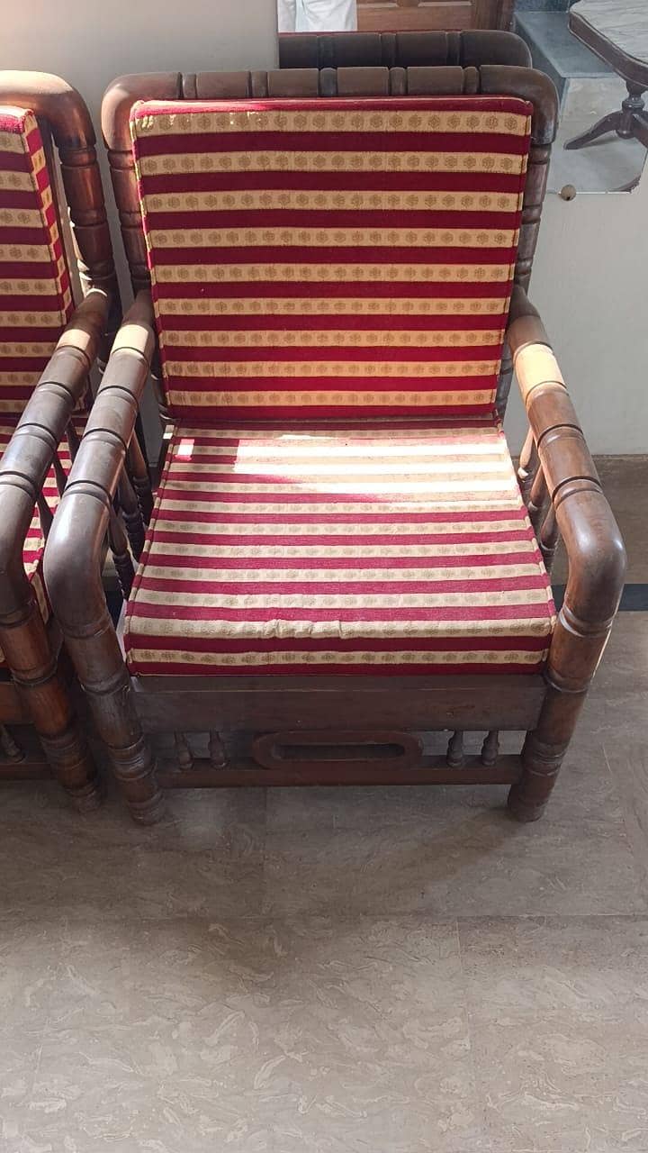 Sofa + Table set (3+1+1 seater + table) 2