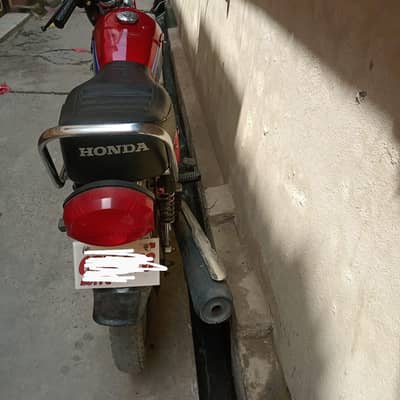 uinted 125 buht asaf ur achi condition me hai contact 03335859751