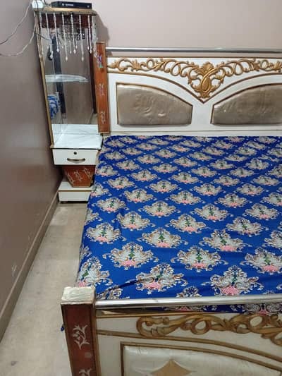 Sell Bed dressing Almari and divider