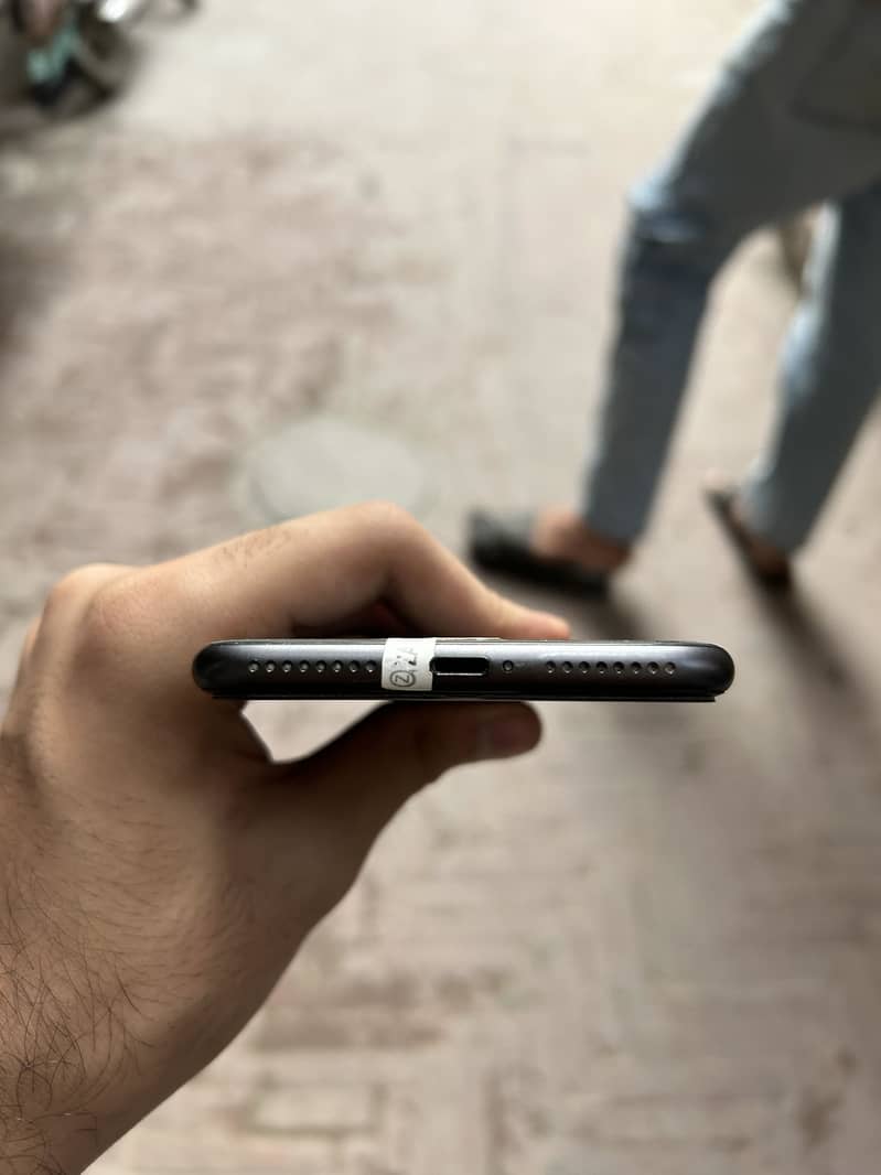 Apple iPhone 8 Plus 2