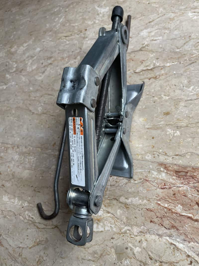 car jack 1