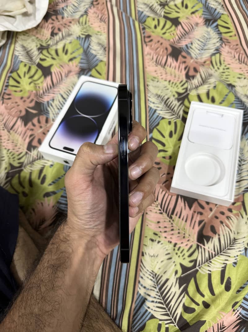 Apple iPhone 14 Pro Max 6