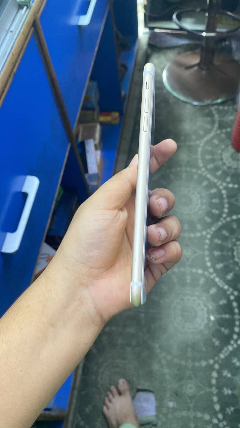 Apple iPhone 7 Plus 2