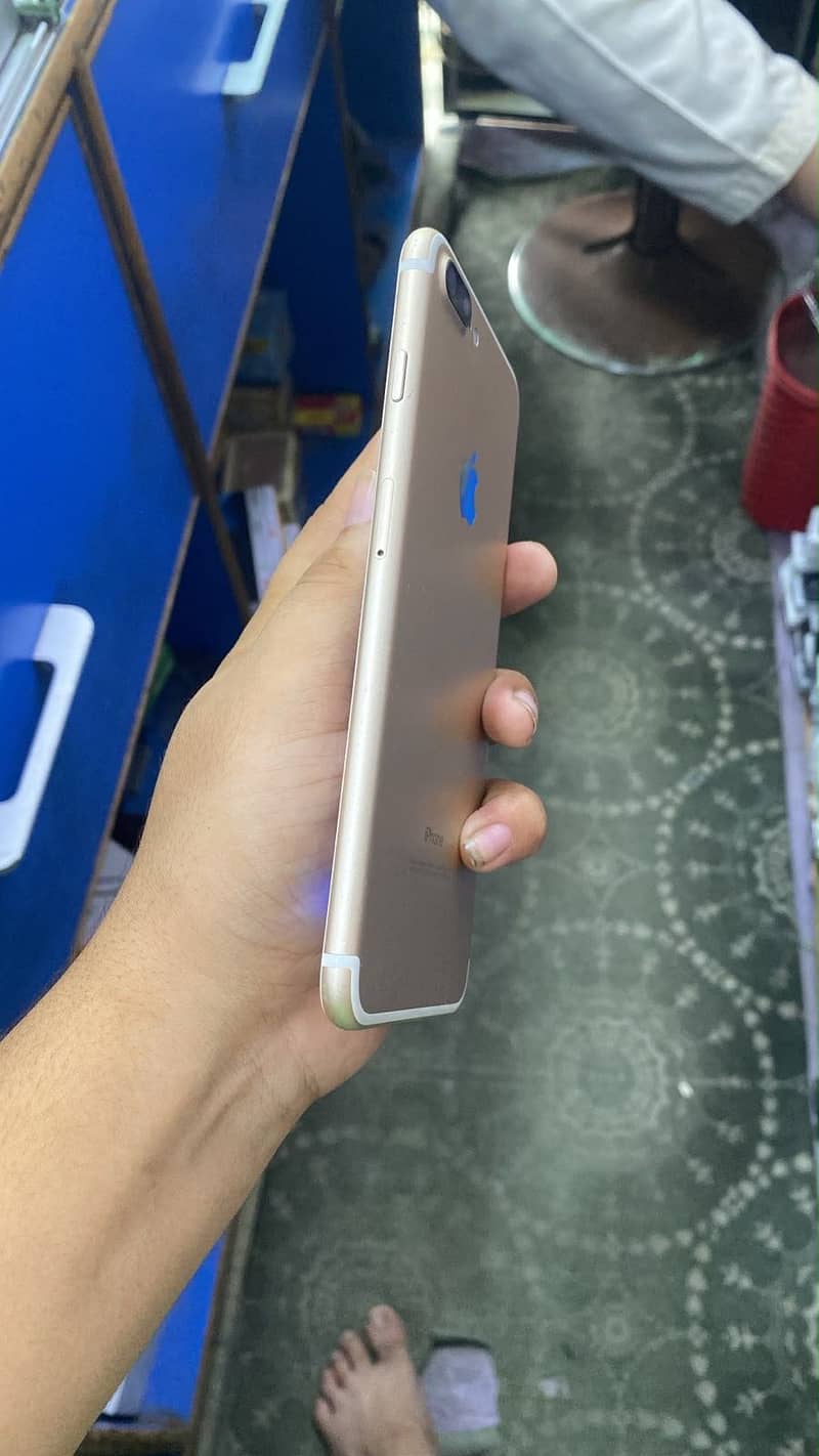 Apple iPhone 7 Plus 4