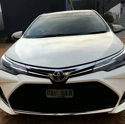 COROLLA ALTIS GRANDE CVT 1.8 BLACK INTERIOR