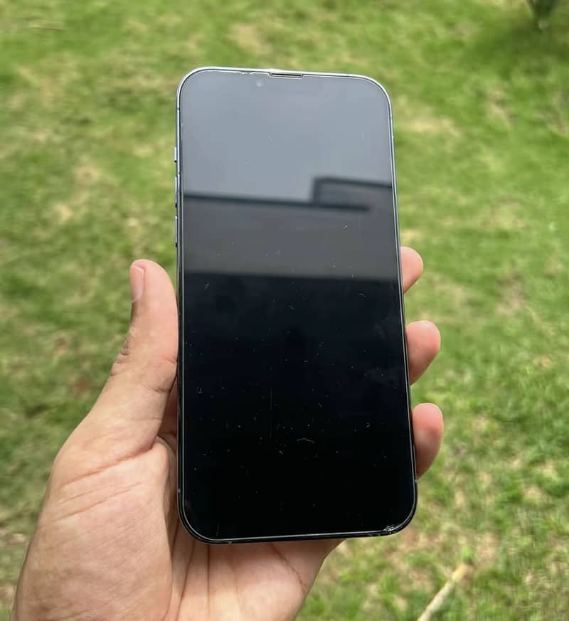 Apple iPhone 13 Pro Max 4