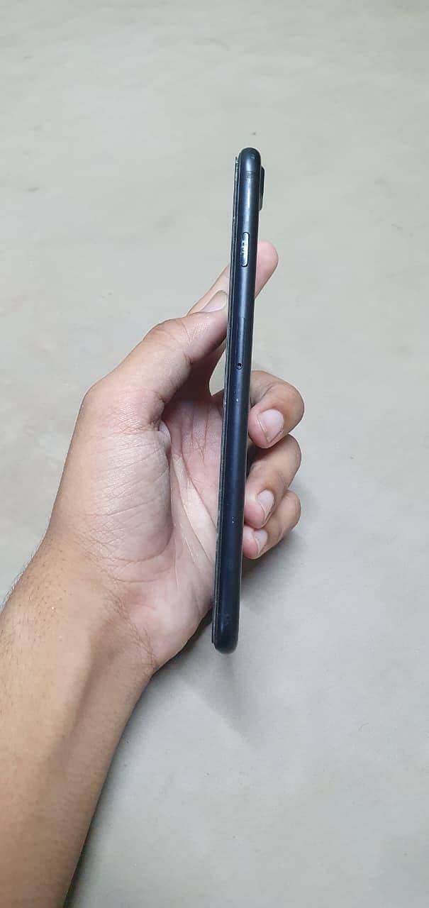 Apple iPhone 7 Plus 4