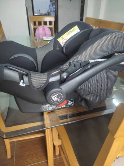 Tinnies Baby cot cum car seat