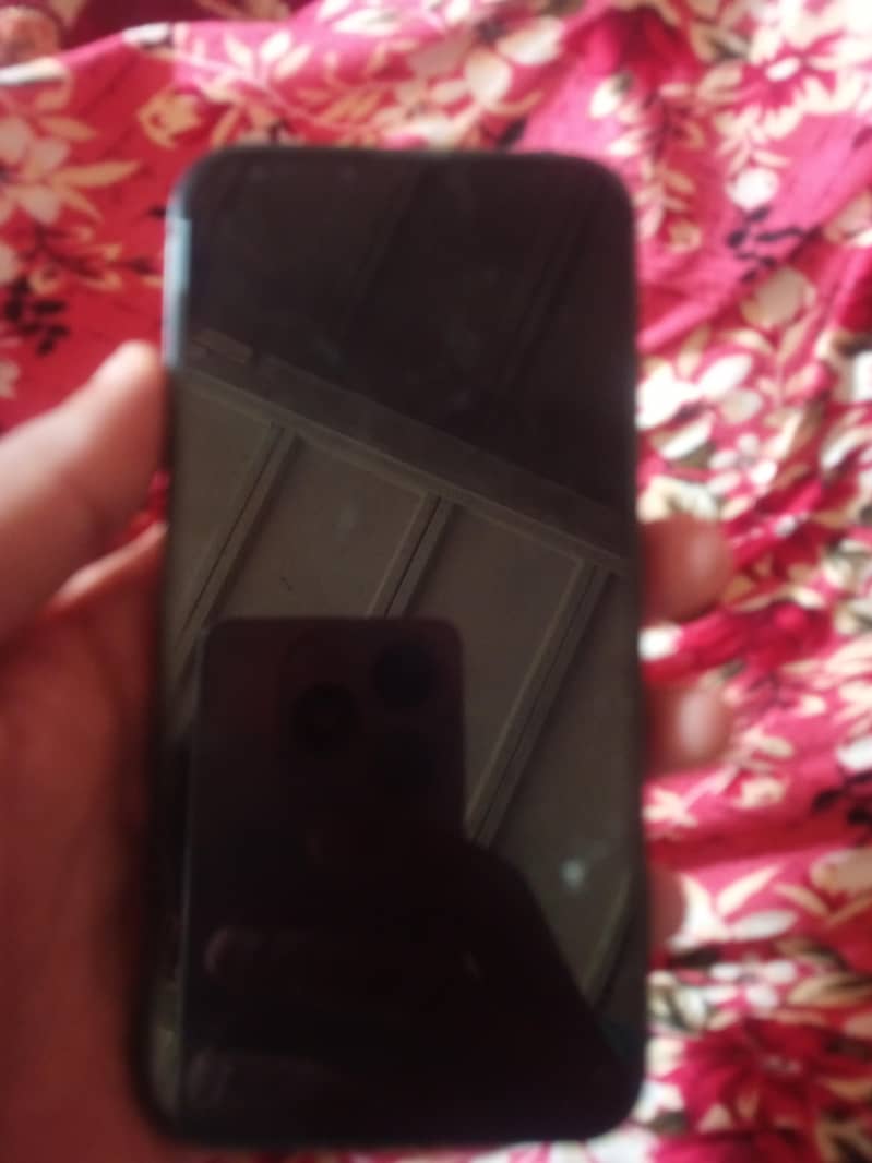 Apple iPhone 13 4