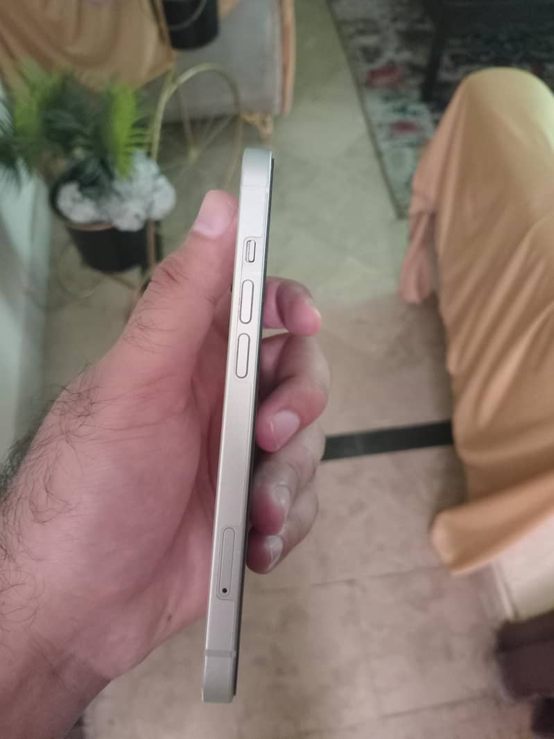 Apple iPhone 13 3