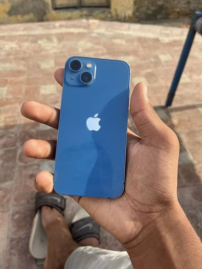 Apple iPhone 13